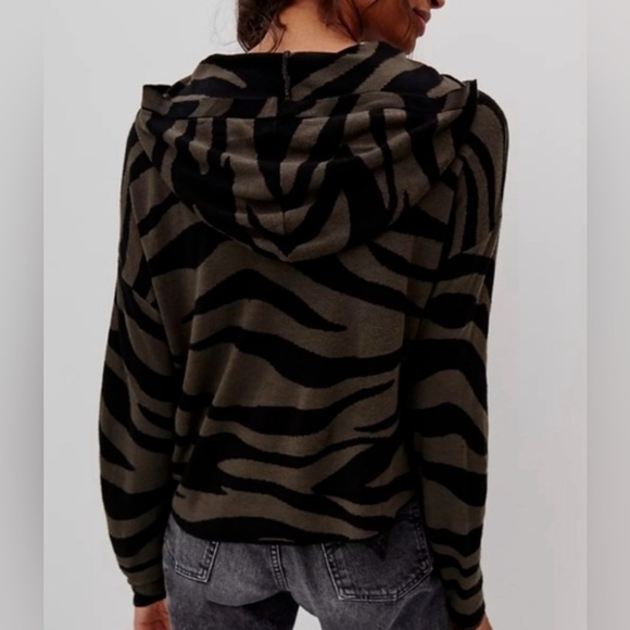 ANTHROPOLOGIE KASIA knit hoodie slightly cropped zebra print super soft - Picture 3 of 11